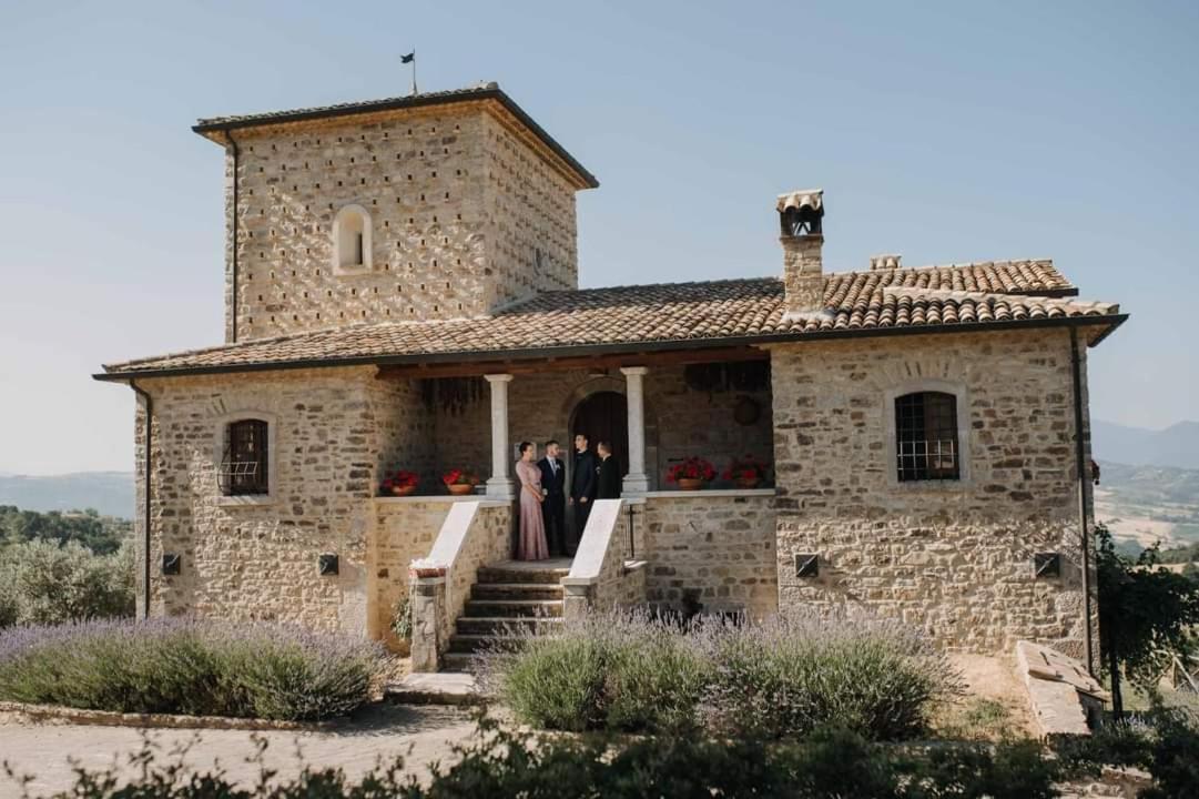 Agriturismo Torre Gialluise Gesualdo Luaran gambar