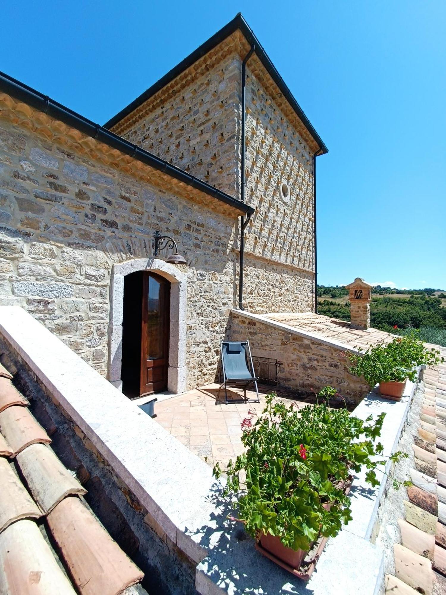 Agriturismo Torre Gialluise Gesualdo Luaran gambar
