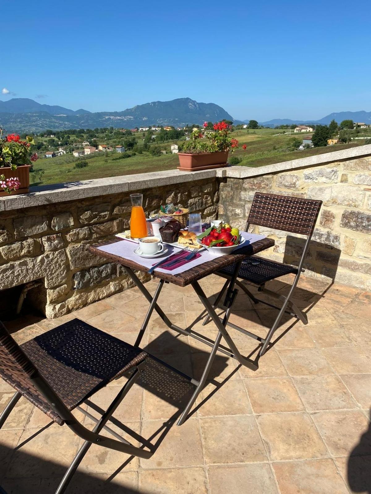 Agriturismo Torre Gialluise Gesualdo Luaran gambar